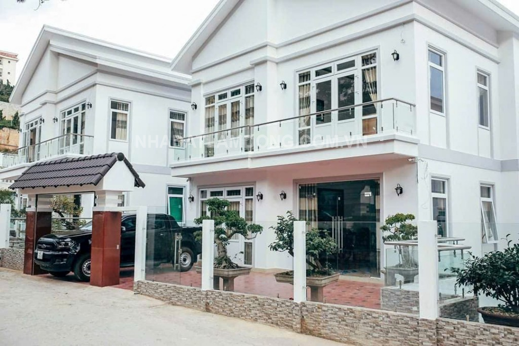 Bán Khách Sạn 2 mặt tiền Khe Sanh, Phường 10-TP Đà Lạt-View thung lũng