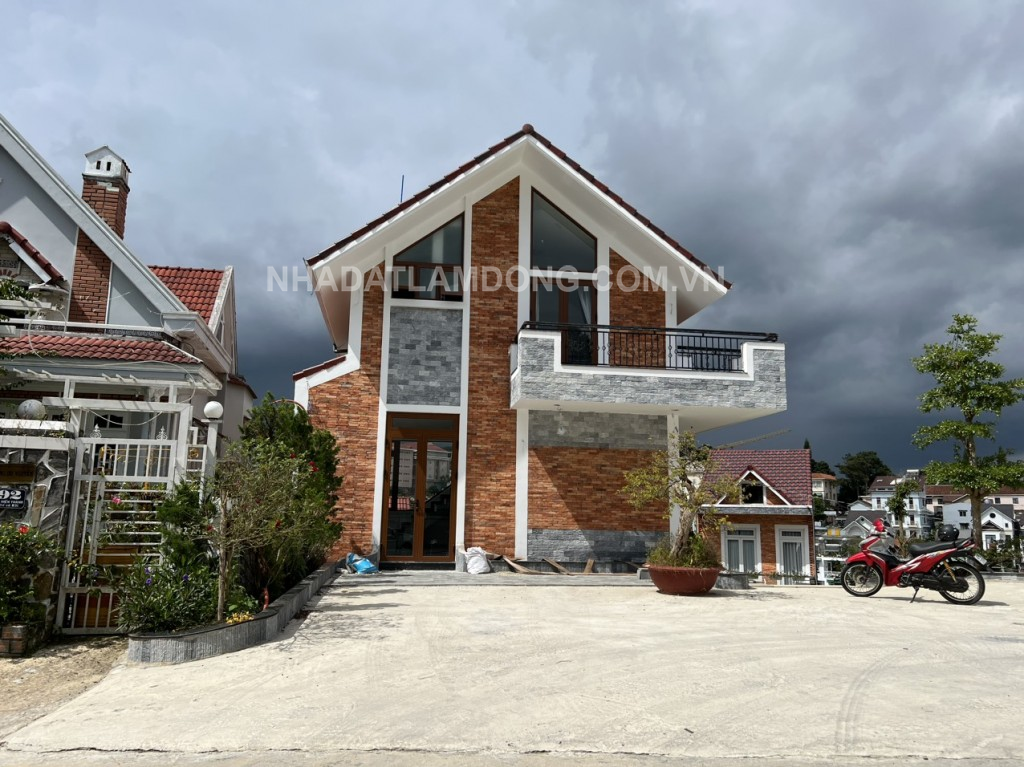 Bán Villa mới xây mặt tiền Tô Hiến Thành, phường 3, TP Đà Lạt