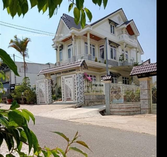 Cần bán gấp căn biết thự đẹp hẻm Hồ Xuân Hương, phường 12, TP Đà Lạt