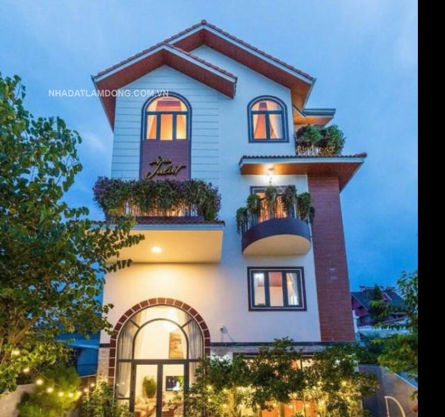 Villa sân vườn, đường Trịnh Hoài Đức, P11, Đà Lạt chỉ 13 tỷ